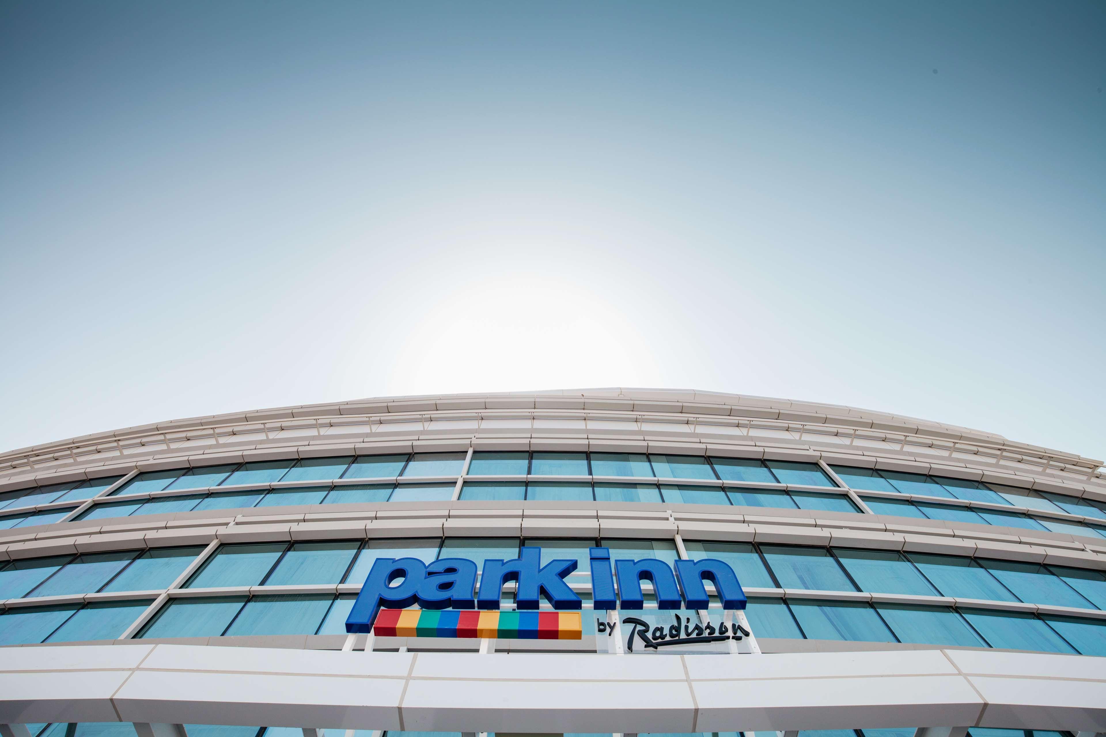 Park Inn By Radisson Dubai Motor City Exteriör bild